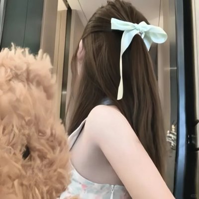 这名男子，捡到了人鱼。